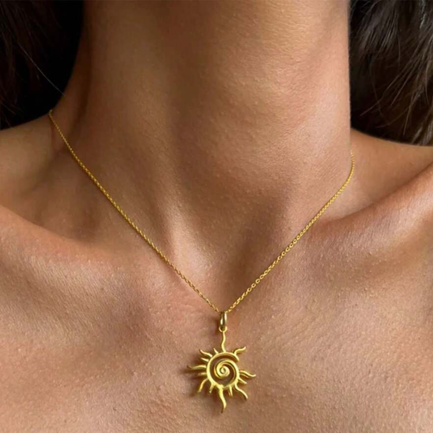 Collar de Sol Dorado Vintage