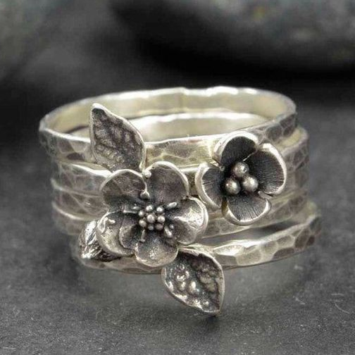 Anillo Vintage de Flor en Capa en Plata