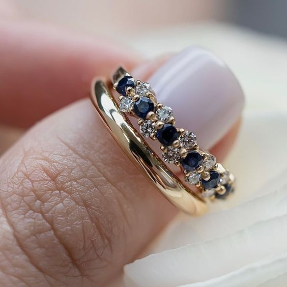 Anillo Elegante Vintage de Zirconia