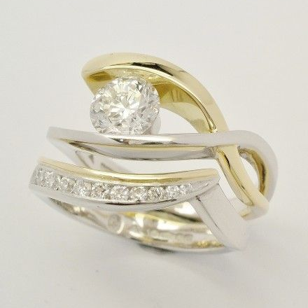 Anillo Vintage en Capas de Zirconia en Oro & Plata