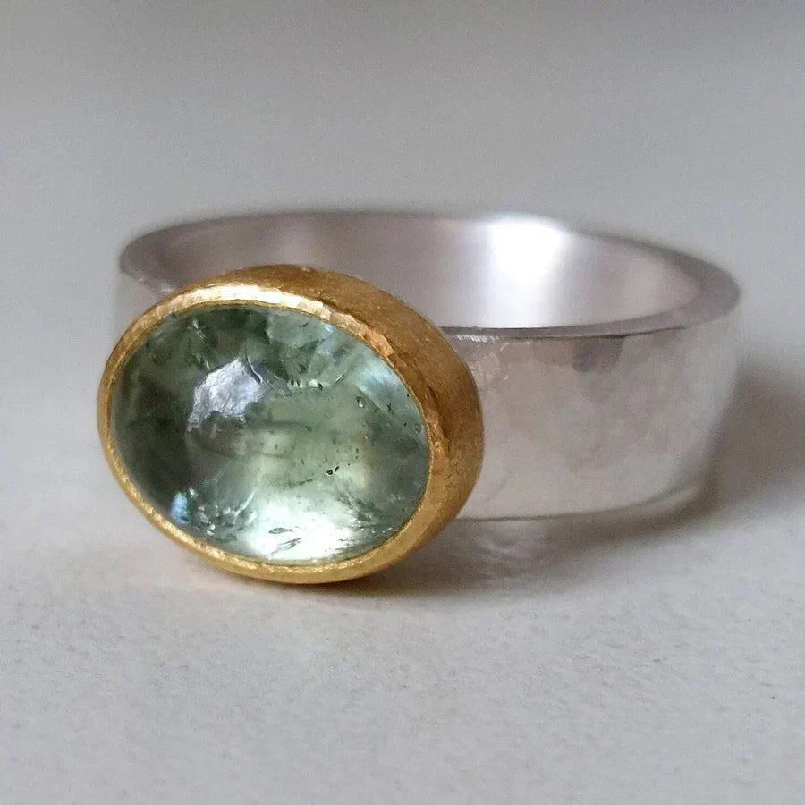 Anillo Vintage de Piedra Redondeada Verde