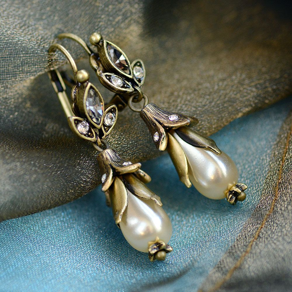 Aretes Colgantes Vintage de Perla Floral