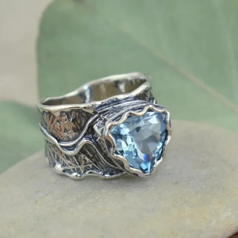 Anillo Estilo Antiguo en Plata & Cristal Azul