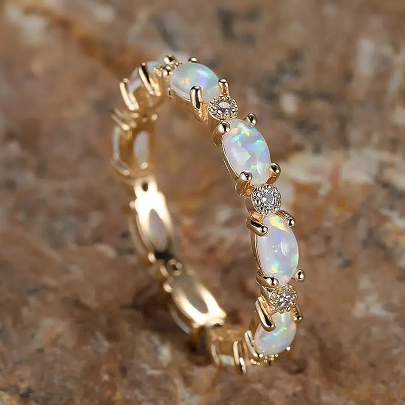 Anillo de Eternidad Vintage de Ópalo en Oro