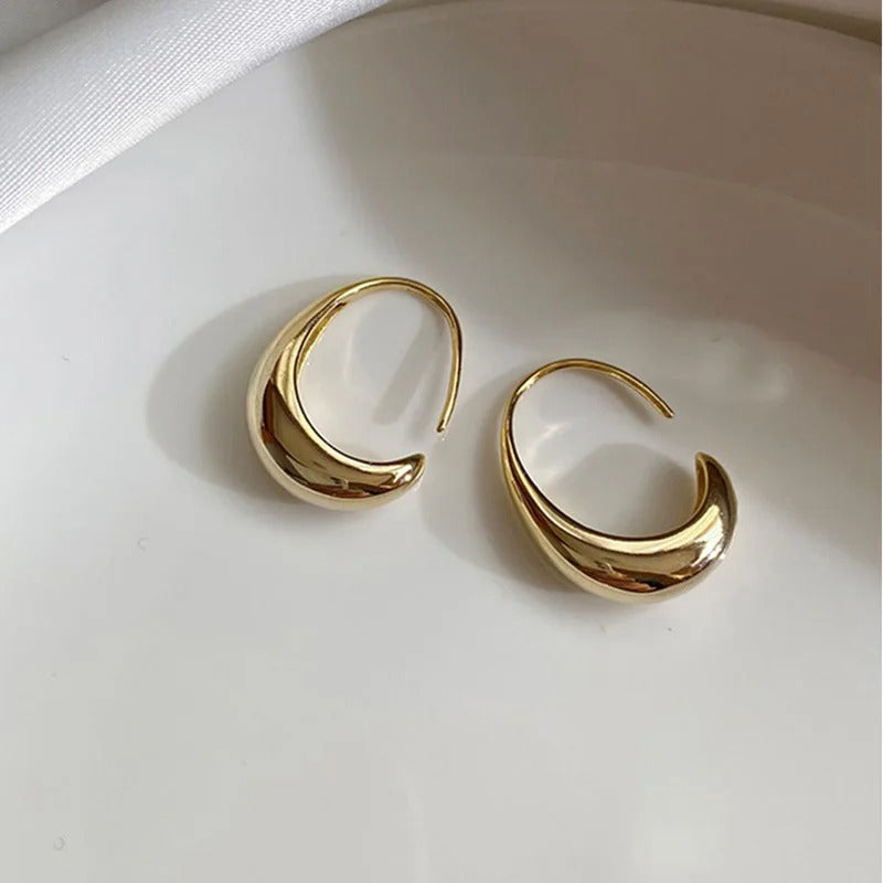 Aretes Vintage de Oro & Forma de Media Luna Brillante