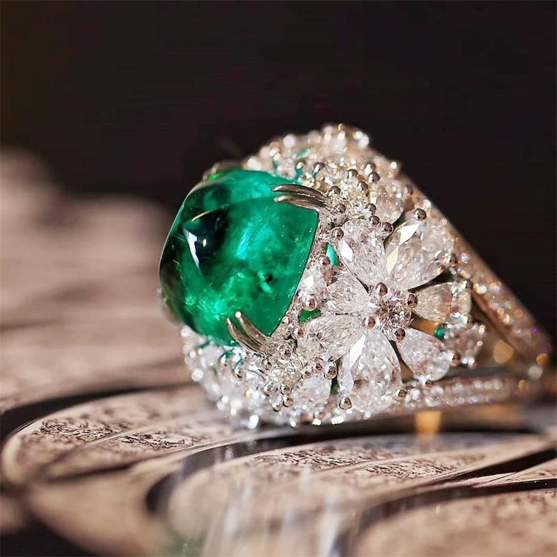 Anillo Floral Vintage de Piedra Verde & Diamante