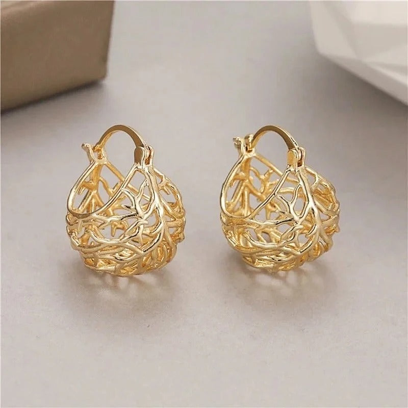 Aretes Vintage de Gota Hueca en Oro