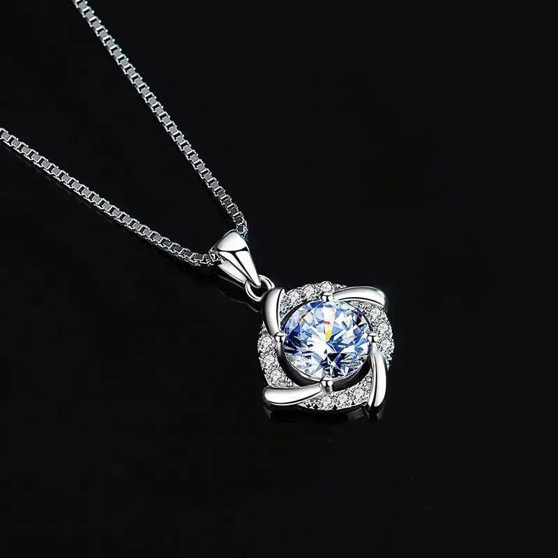 Collar de Cristal en Forma de Flor en Plata