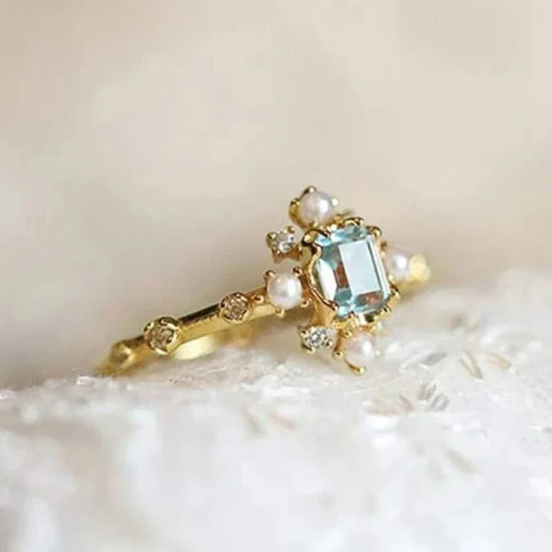 Anillo Vintage de Gema Azul Cielo y Perla