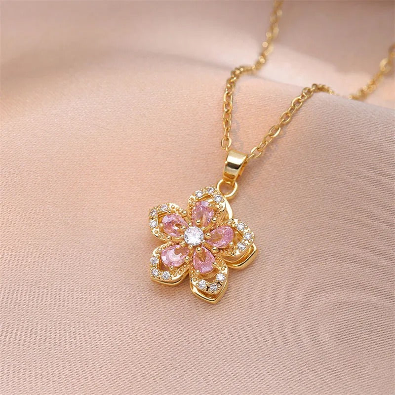 Collar de Flor de Cristal Rosa en Oro