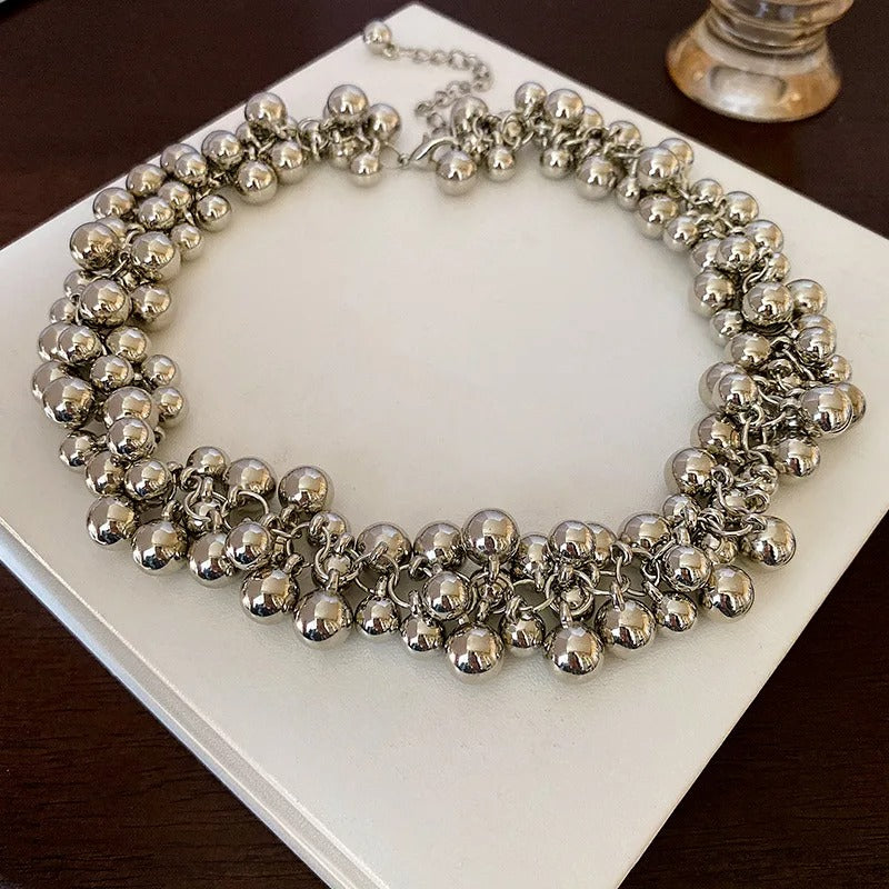 Collar Vintage de Cuentas de Bola Multicapa en Plata