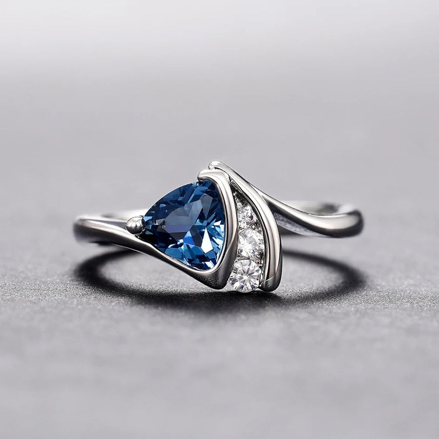 Anillo Vintage de Piedra Azul Trillón en Plata