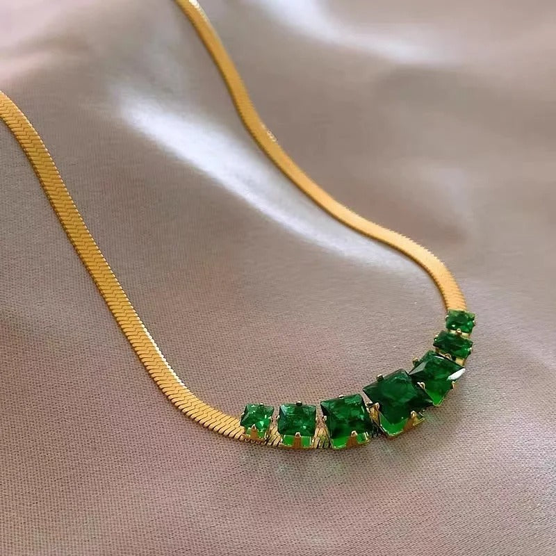 Collar Statement Vintage de Piedra Preciosa Verde en Oro
