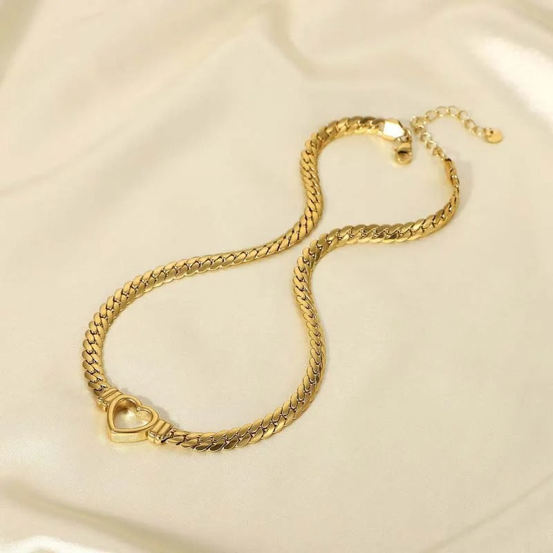 Collar con Cierre en Forma de Corazón en Oro Vintage