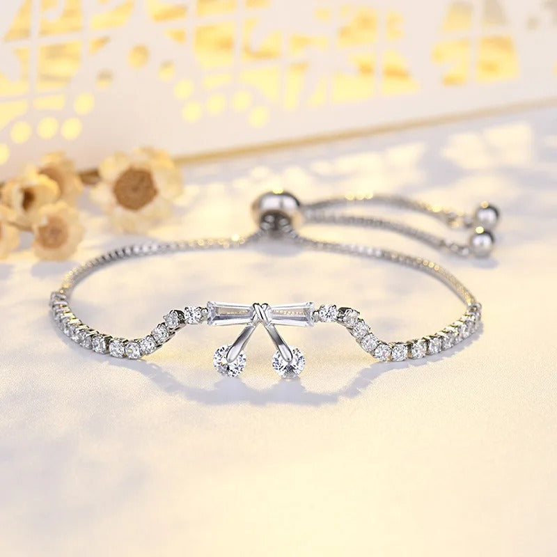 Pulsera Vintage de Moño de Cristal & Dije Colgante en Plata