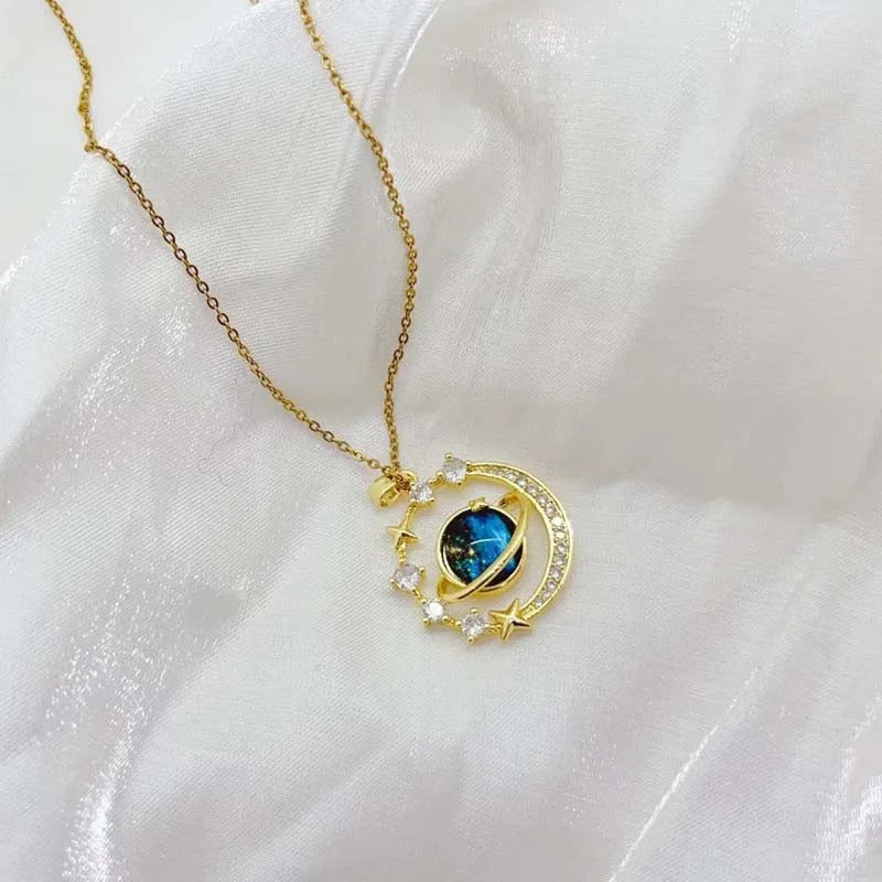 Collar de Dije de Planeta Cielo Estrellado de Ensueño en Oro