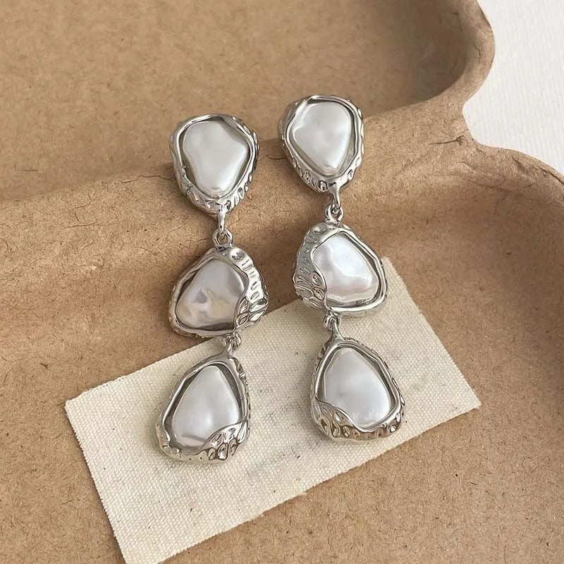 Aretes Colgantes de Perla en Forma Triangular en Plata