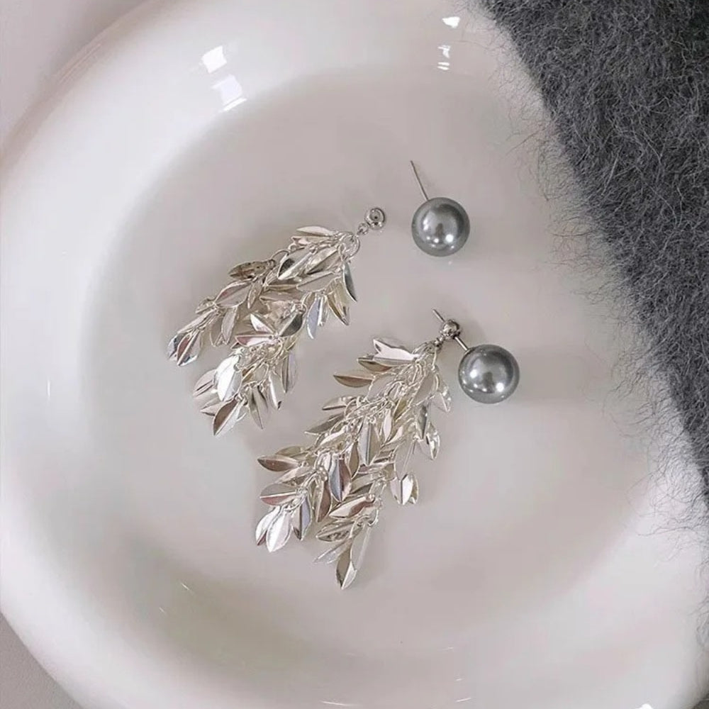 Aretes Colgantes de Perla y Hoja en Plata