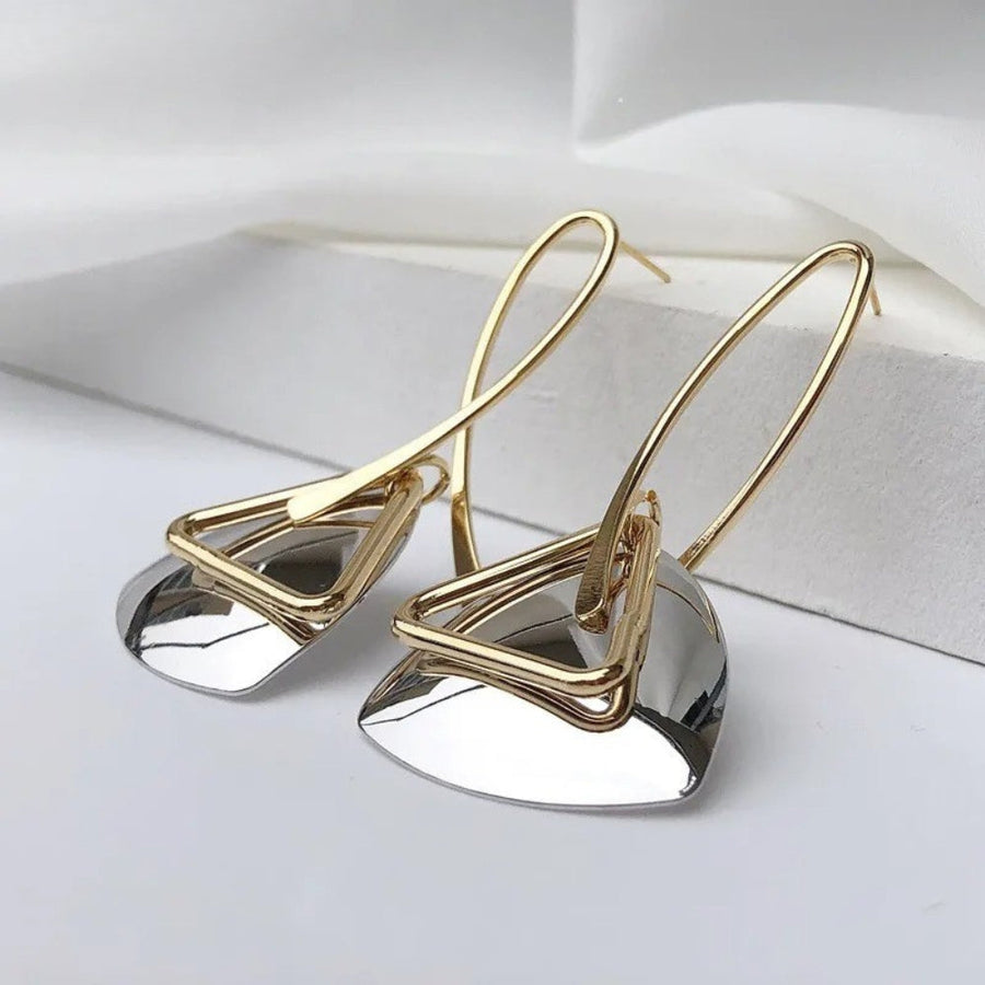 Aretes Retro de Dije Triangular en Plata & Gancho Curvo en Oro