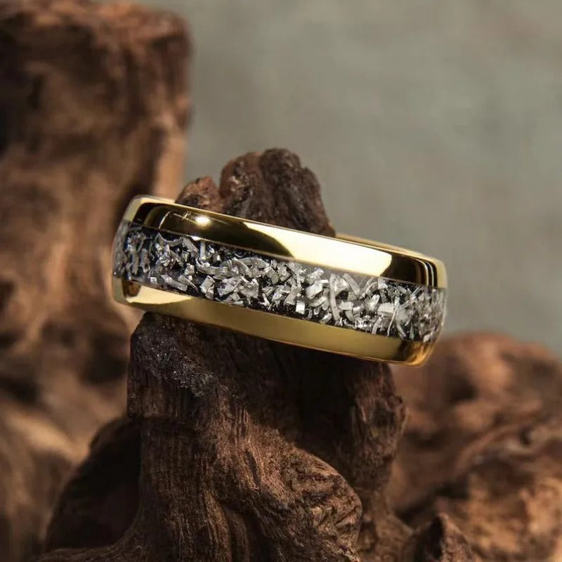 Anillo Statement con Incrustaciones Resplandecientes en Oro