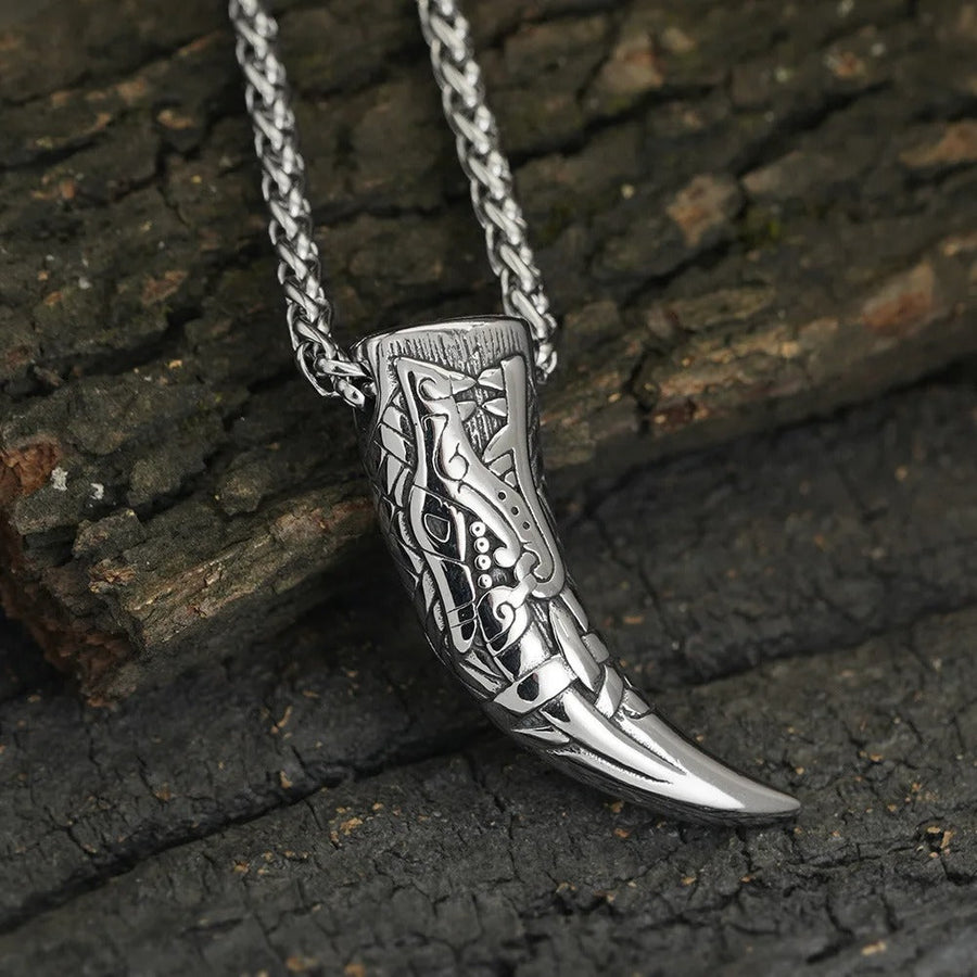 Collar de Colmillo de Bestia Nórdica en Plata