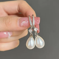 Aretes Colgantes de Perla Brillantes