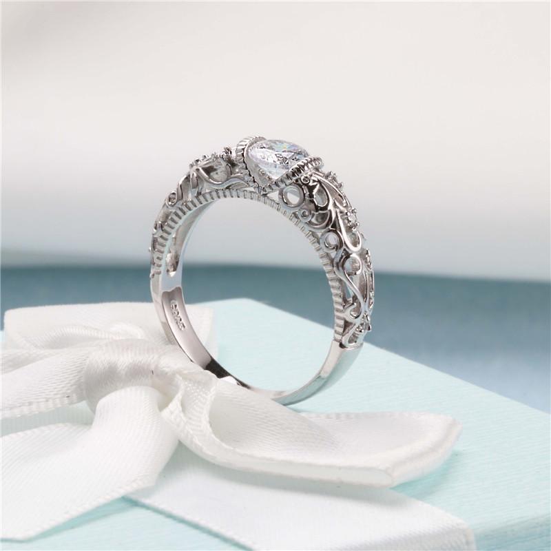 Anillo Elegante en Plata Esterlina